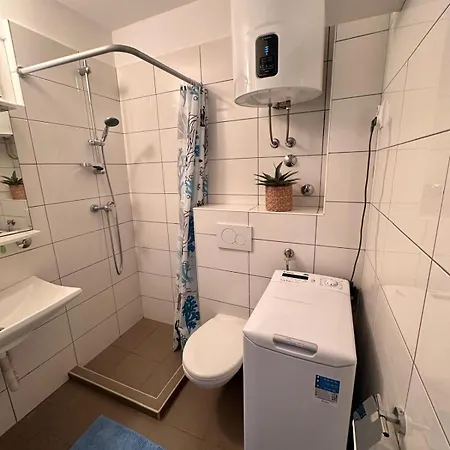 Tonka Apartament *